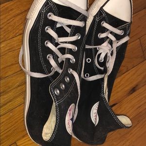 Converse black and white